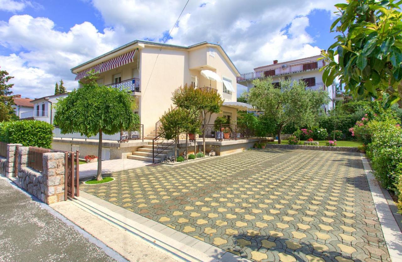 Apartments Jele Malinska Exterior foto